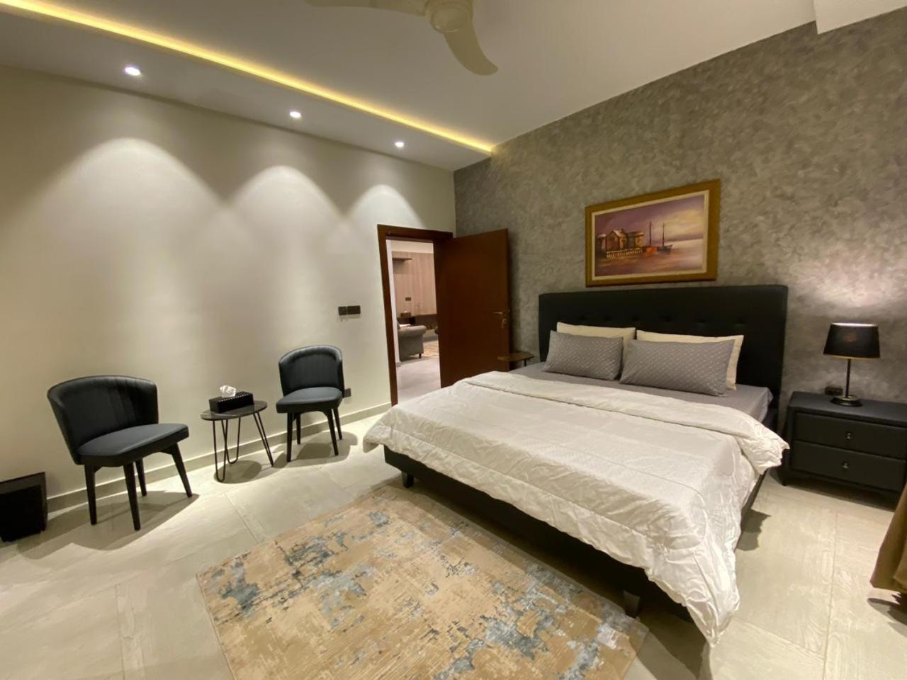 Firefly Retreat-Your Home Away From Home 라왈핀디 외부 사진