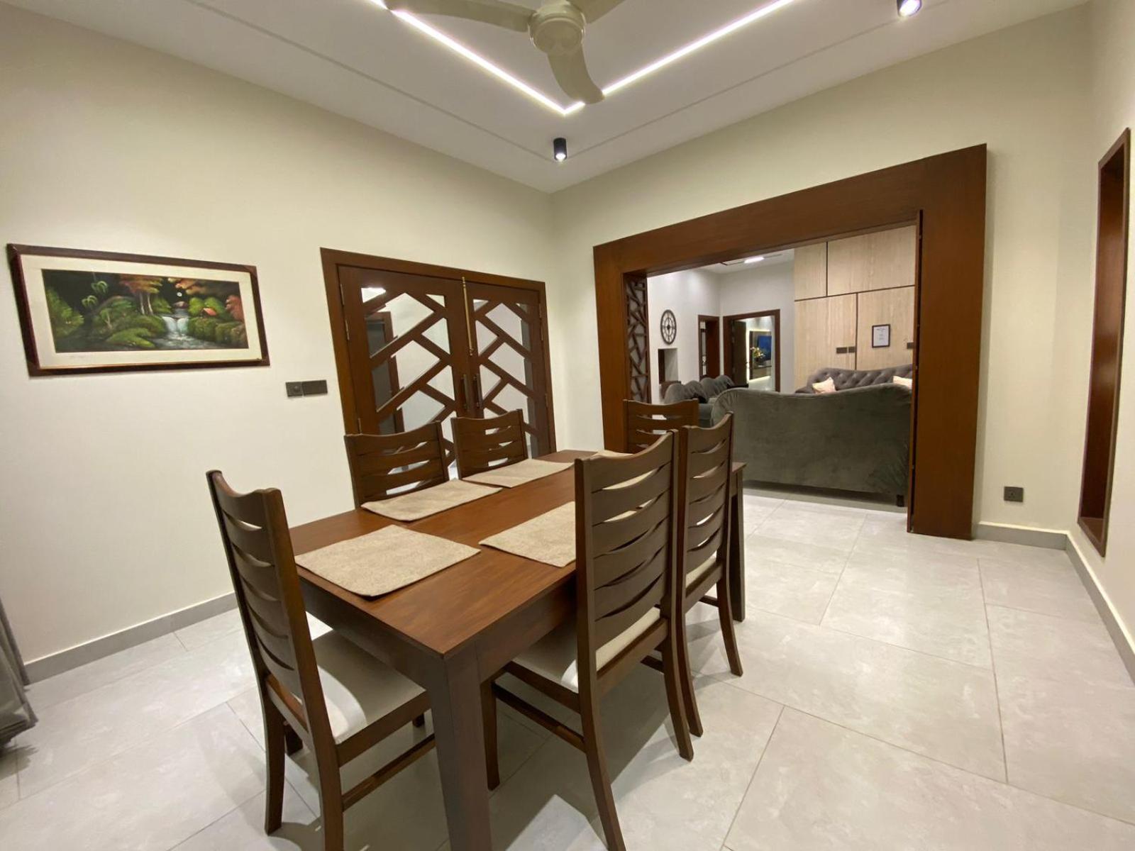 Firefly Retreat-Your Home Away From Home 라왈핀디 외부 사진
