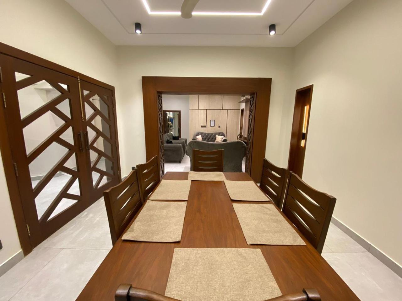 Firefly Retreat-Your Home Away From Home 라왈핀디 외부 사진